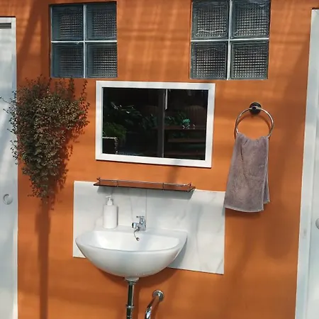 Dewi Sri Guesthouse Mataram Exterior photo
