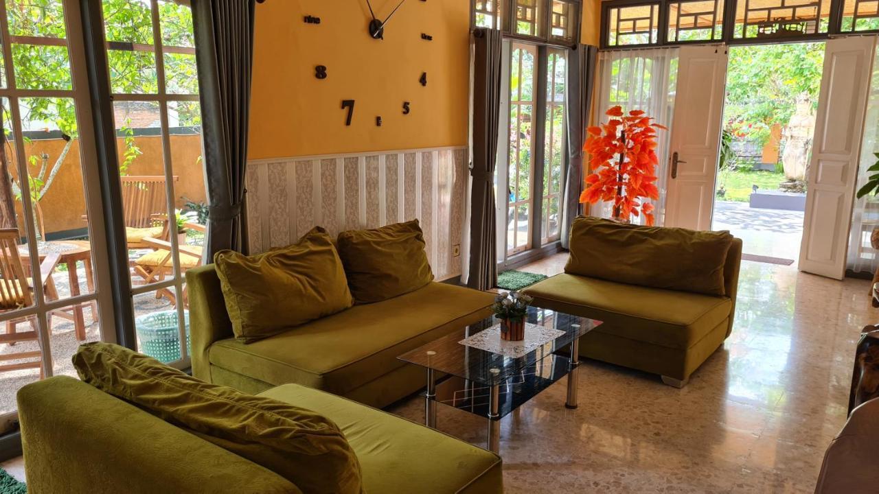 Dewi Sri Guest house 2*